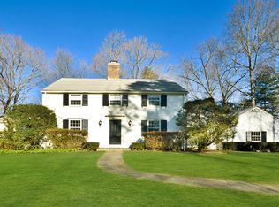 15 White Oak Ln, Scarsdale, NY 10583