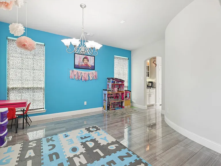 5012 Engleswood Trl — Photo 4