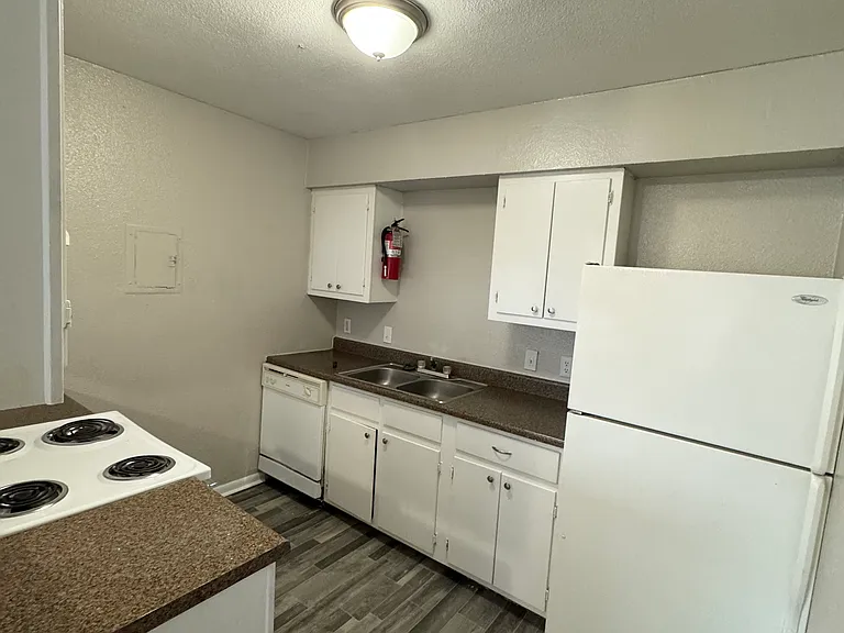 Valhalla Apartments — Photo 16