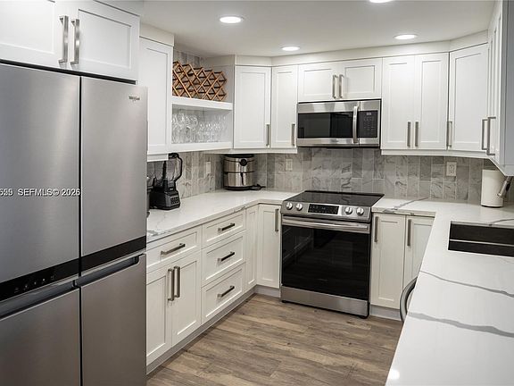 3rd image of 1600 S Ocean Dr APT 17D