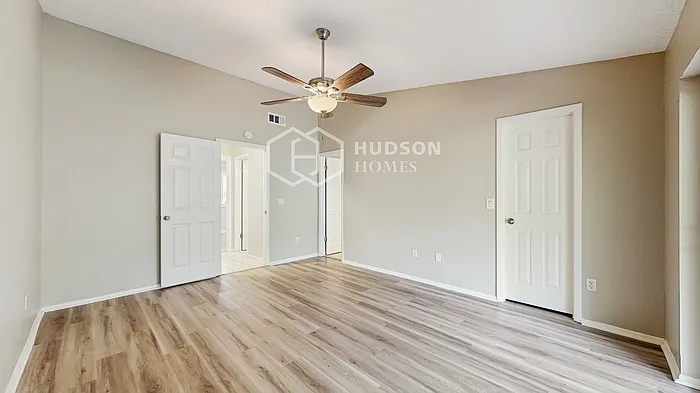7719 Clubhouse Estates Dr — Photo 16
