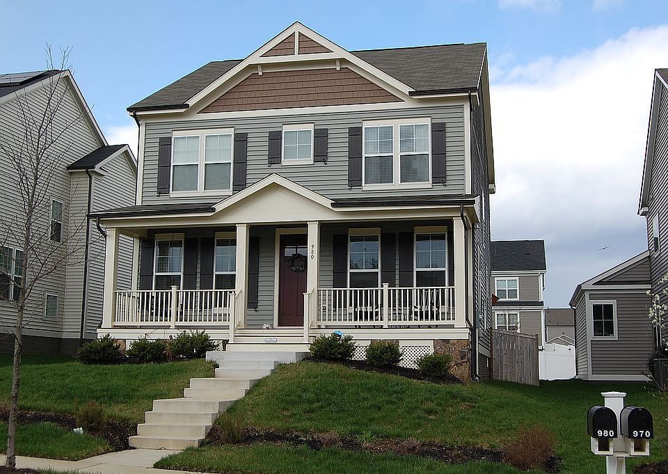 1st image of 980 Forsythia Ln