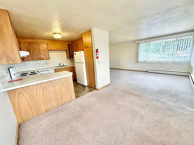 2517 N Garfield Ave — Photo 8