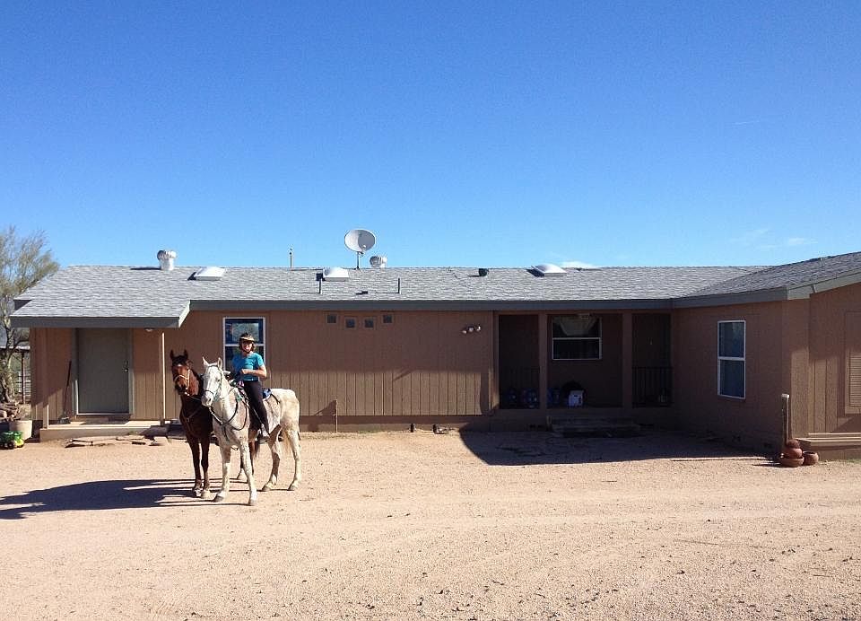 Horseriding to trails galore right from the house