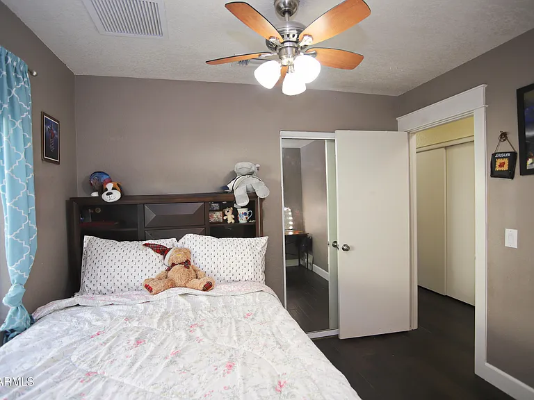 1317 E San Angelo Ave — Photo 31