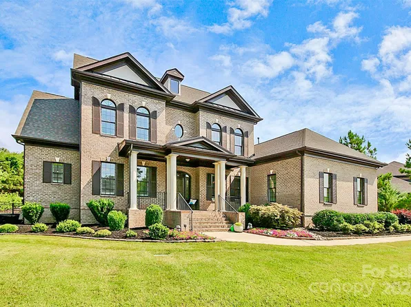 1007 Princesa Dr, Matthews, NC 28104