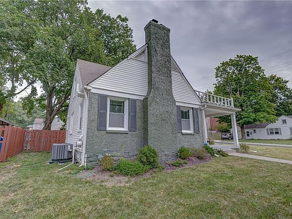 3rd image of 7741 Ward Parkway Plz