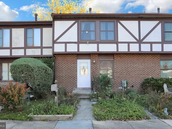 27 Bourbon Ct, Baltimore, MD 21234