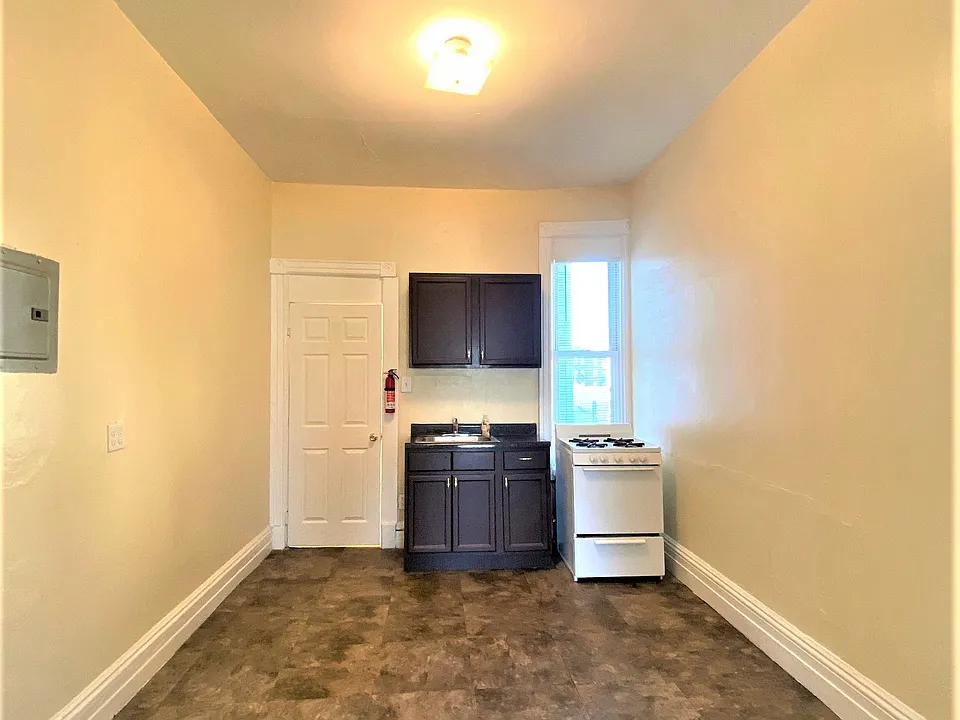 331 Grand St #8