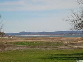 4th image of 209 Iris Ln