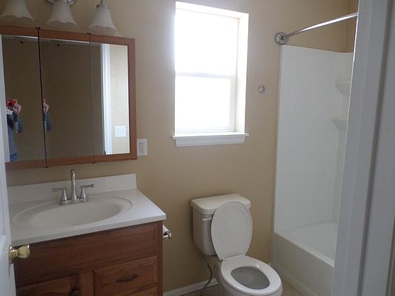 5th image of 2219 Oliver Ave