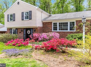 8215 Donset Dr, Springfield, VA 22152