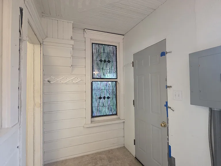 634 SW Church St — Photo 6