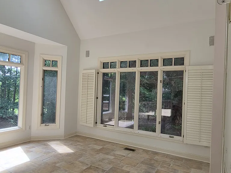 4413 Turnberry Cir — Photo 17