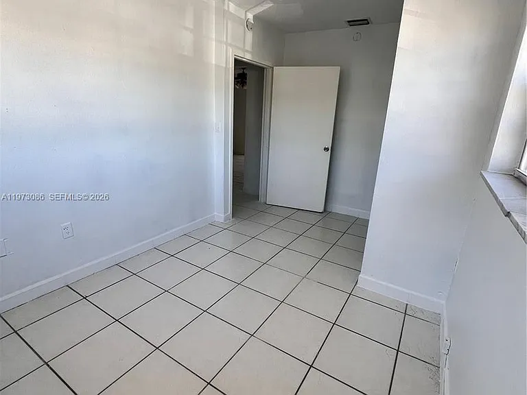 609 SW 14th Ave #2 — Photo 9