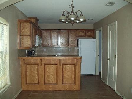 4th image of 2206 Moonlight Ln APT 4