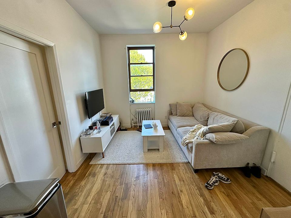 1st image of 31 Bank St APT 5R