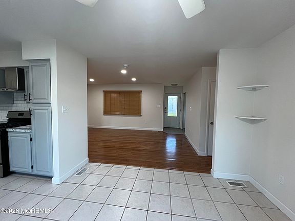 4th image of 32 Carver St