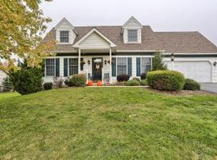 70 Sunrise Ln, Reinholds, PA 17569