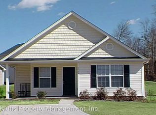 2408 Smugglers Ct, Charlotte, NC 28216