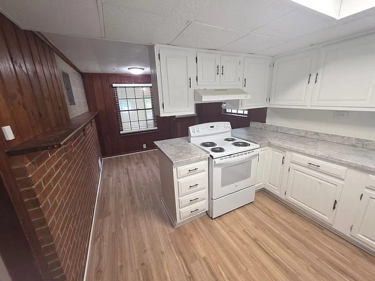 3317 Emory Dr — Photo 6