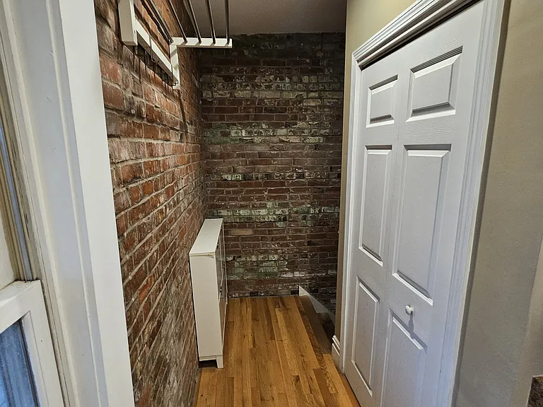 1012 Allen Ave #3 — Photo 3
