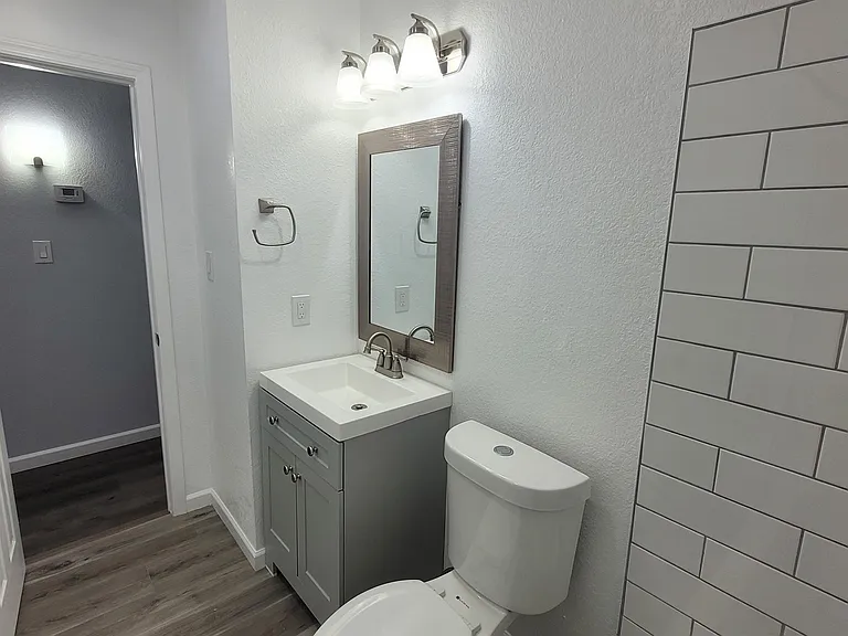 4933 E Willetta St #5 — Photo 22