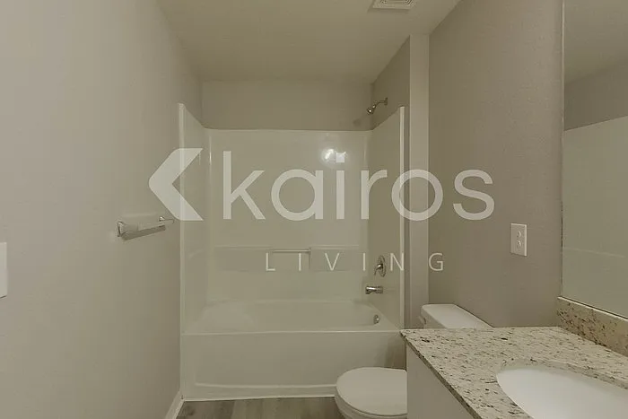 2838 NW 19th Pl — Photo 17