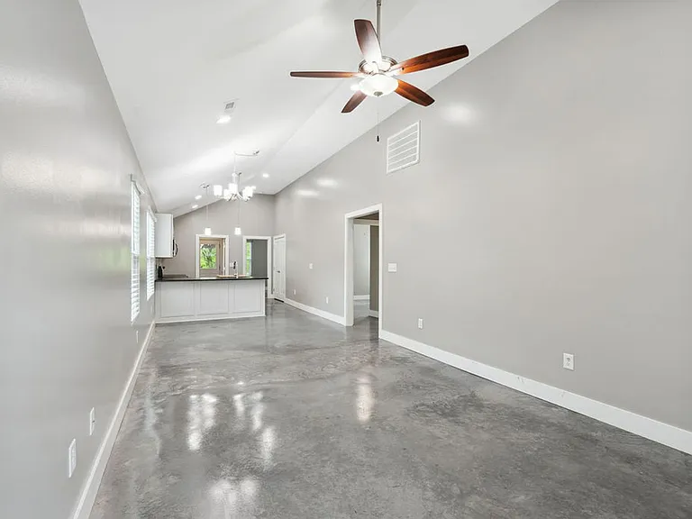298C Garner Ave — Photo 4
