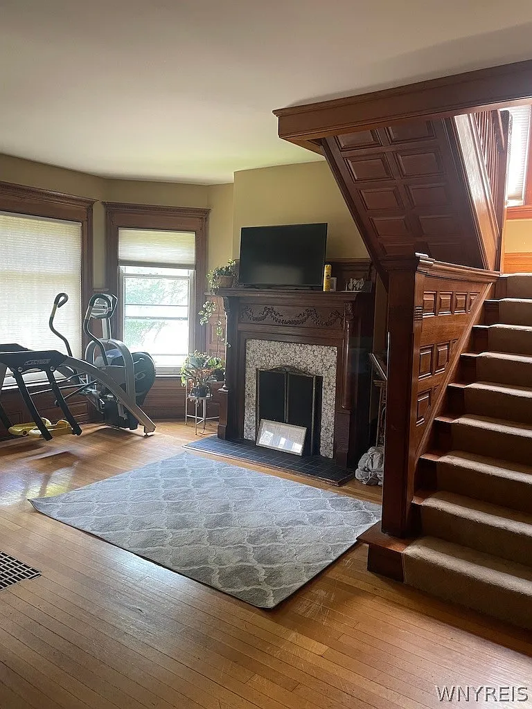 382 Elmwood Ave — Photo 4