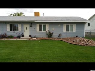 8406 S McGinnis Ln, West Jordan, UT 84081