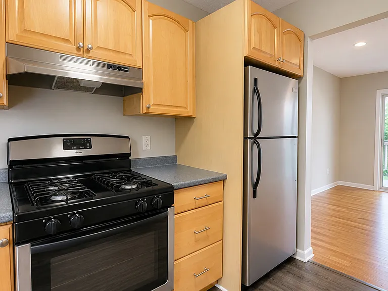 12 Greenbriar Dr #A — Photo 2