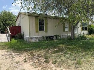 100 Hunters Ridge Loop, George West, TX 78022