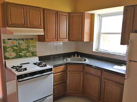 3rd image of 2276 Homecrest Ave APT 3A