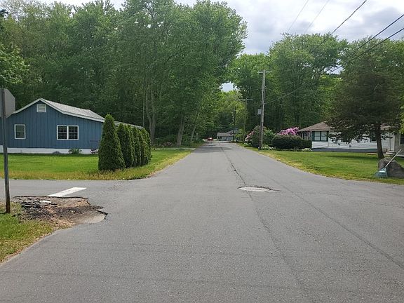 4th image of 46 Wangumbaug Dr