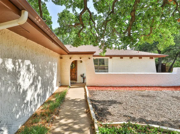 2225 Castle Dr, Clyde, TX 79510