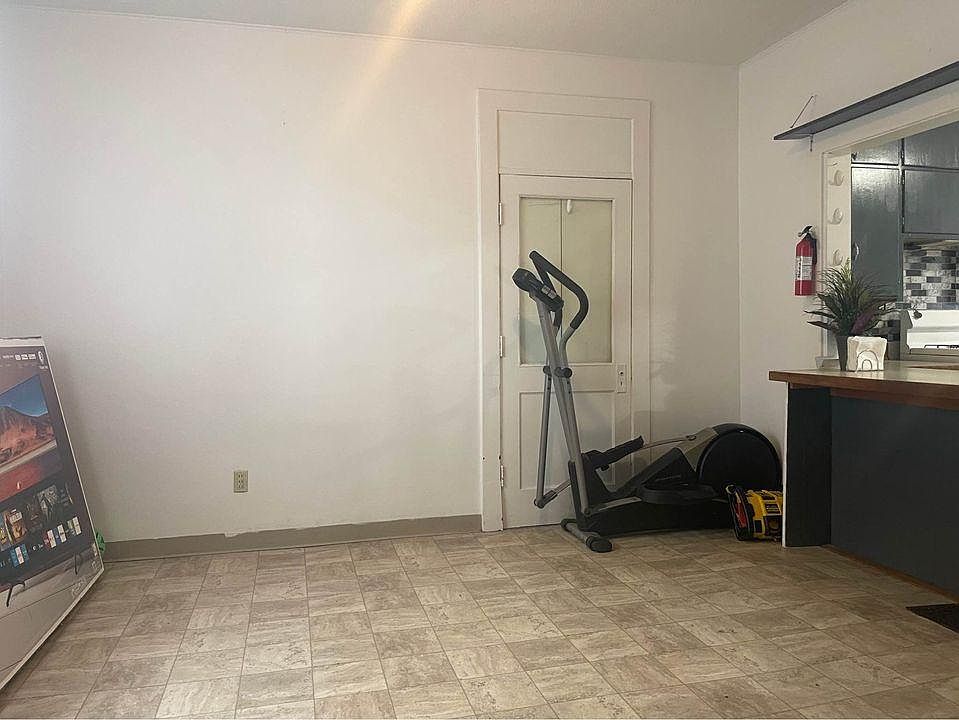 1st image of 112 Grove St #1