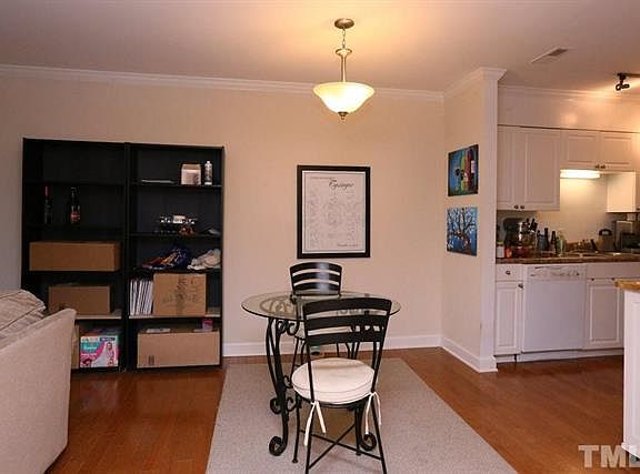 3rd image of 1513 E Franklin St APT 117B