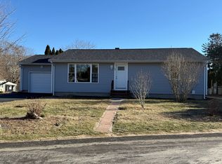 38 Gibson Ter, Dartmouth, MA 02747