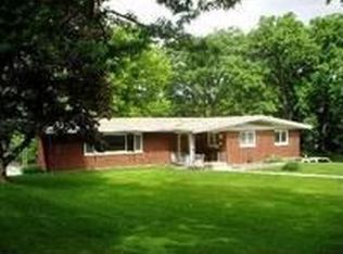 75 Hickory Loop Dr, Sandwich, IL 60548