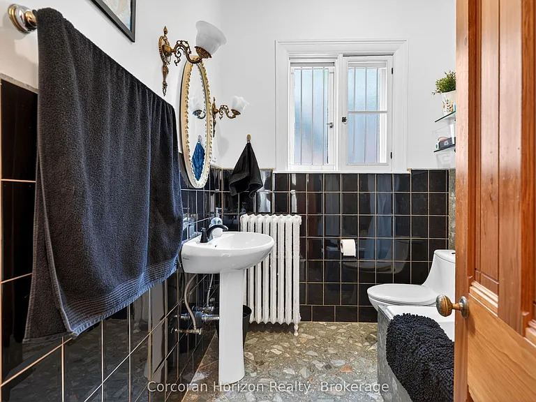 183 James St S #2 — Photo 19