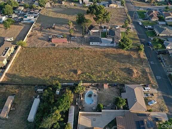 3rd image of 4281 Mountain Dr