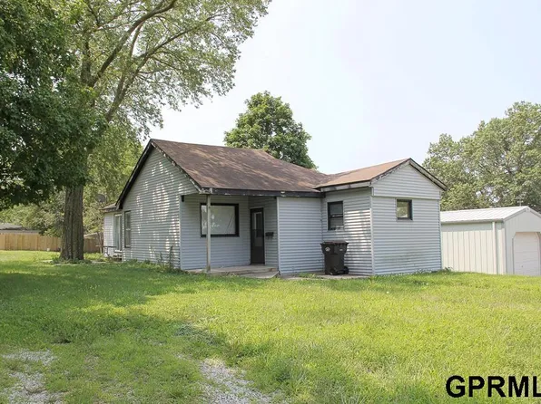 208 W Dewey St, Cook, NE 68329