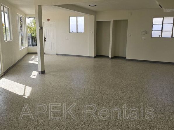 2231 N Palm Canyon Dr #2235