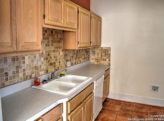 3rd image of 2607 San Luis St