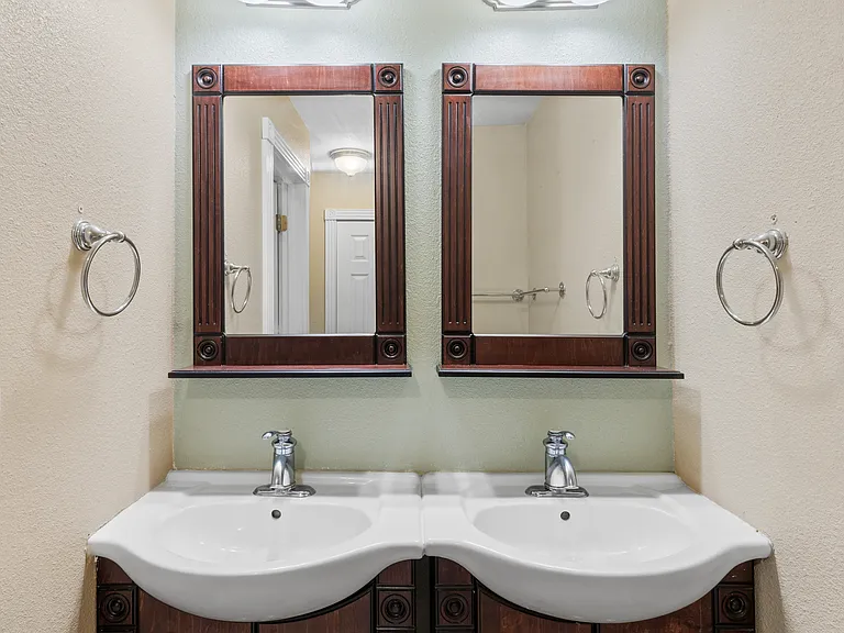 3009 Madison Ave #L210 — Photo 17