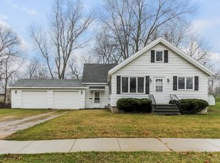 51 River Rd, Sparta, MI 49345