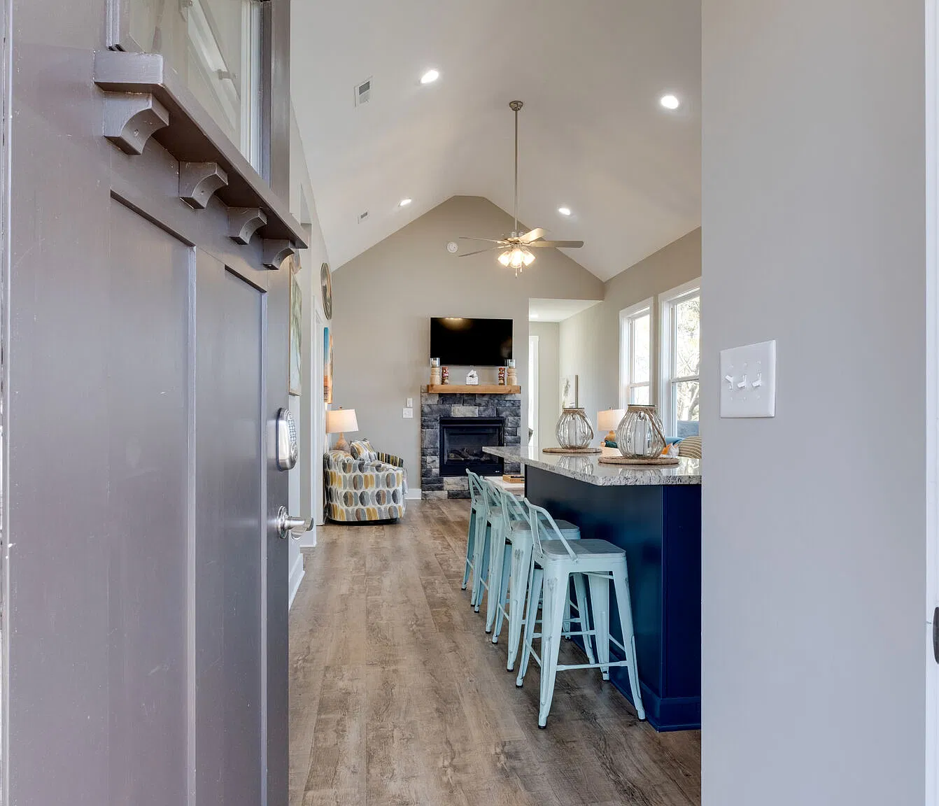 4 bed, 1800 sqft, $3,500 — Photo 3