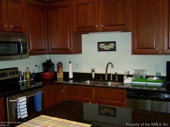 3rd image of 120 Chanticleer Ct