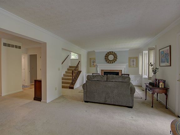 5th image of 1008 Parkcrest Ln